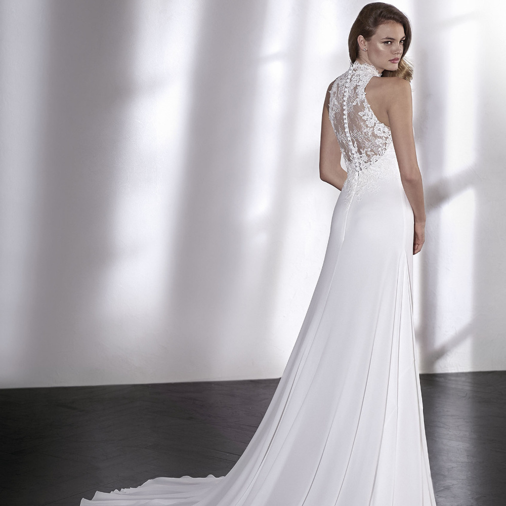 San Patrick by Pronovias Wedding Dress Leila - Picture 2 of 8